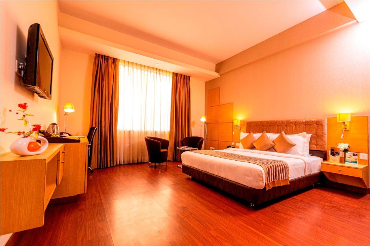 Hotel Ramada Neemrana Exterior foto